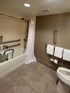 Holiday Inn Express & Suites Bloomington West by IHG - Bloomington - 9