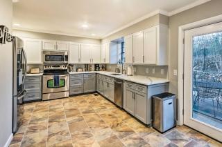 Lake Views, Boat Dock, Patio, Game Room, Fire Pit! - Hot Springs - 4