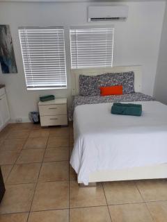 Singer Island Inn Studio/ Walk to the Beach - West Palm Beach - 8