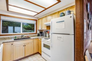 Blue Sea Oceanfront Cottage - Oceanside - 3