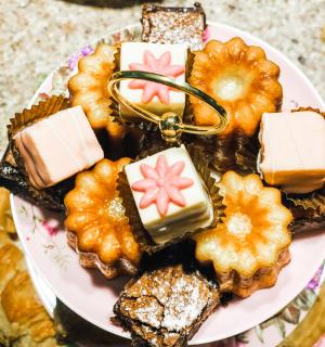 Colonial Gardens B & B - 2