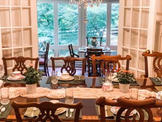 Colonial Gardens B & B - 1