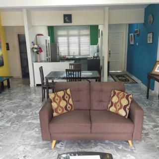 Relaxing Retreats at Cocobay Apartments - 1