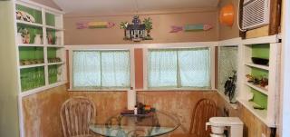 1 Beige Cozy Bungalow or 1 White Cozy Efficiency Cottage in Titusville - Titusville - 9