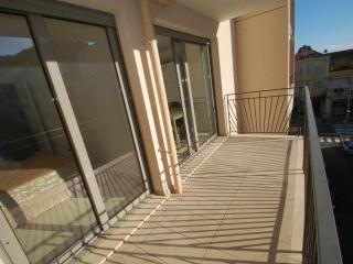 Charmant 2P moderne avec terrasse, parking privé, en plein centre de Menton, à 2 pas de la mer - FR-1-196-200 - Menton - 2
