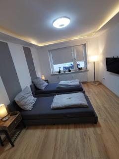 Frisch sanierte Ferienwohnung 2 min vom Südstrand - Balkon - PAY TV - Wilhelmshaven - 9
