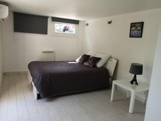 Appartement 50 m2 dans une maison privative avec terrasse et jardin privée - Le Cannet - 3