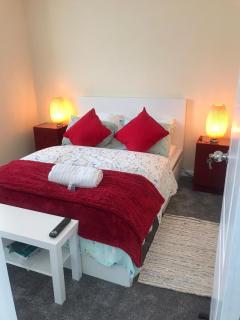 Luxurious & Spacious 5 Bedroom Property - Belvedere - 0