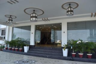 Bedi's Dream Land Hotel & Resort - Ayodhya - 4