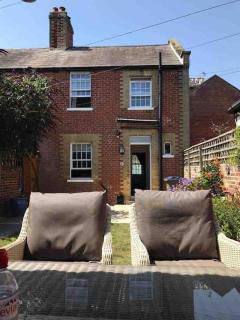 Stay in our beautiful 1850’s Coastguards Cottage. - Felpham - 2