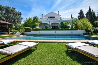 Spacious Andalusian-inspired Villa with Scenic Views - Marbella - 8