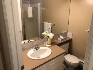 Paradise Canyon Golf Resort - Luxury Condo M409 - Lethbridge - 3