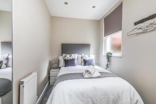 City & Beach at your Reach - courtyard & parking - Portsmouth - 6