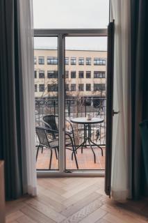 Lindens apartments with AC and view to central square - 5