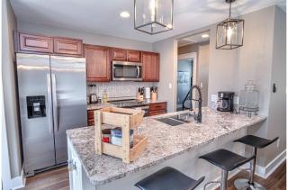 Lovely 3 BR Home Only 9 Minutes from Downtown - 4