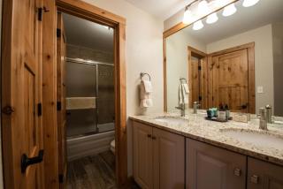 Mountain-Contemporary 2 Br Condo Condo - 1
