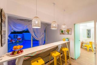Kouros Home & Suites - 1