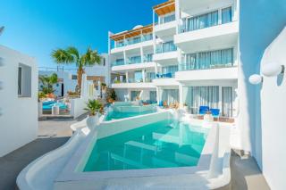 Kouros Home & Suites - 6