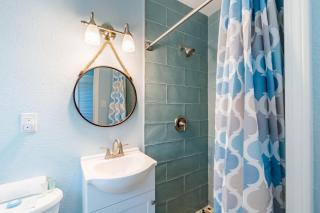 Upham Beach Inn - 2