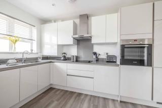 STYLISH HOME @ VIRGINIA WATER LAKE & FREE PARKING - Englefield Green - 9