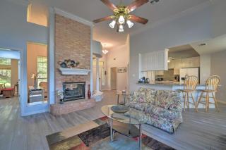Lakefront Getaway with Boat Dock, Canoe, Grill! - Granbury - 4