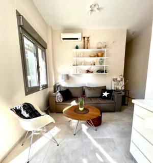 Nikaia Metro House - 0