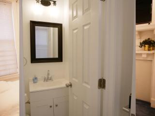 Oui on Ludlow - Entire House and Private Rooms in University City - Philadelphia - 4