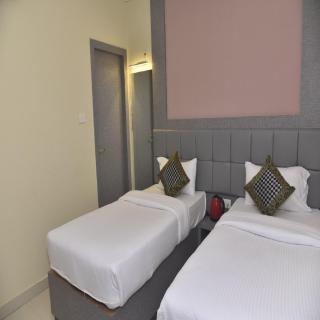 HOTEL TRIDEV GRAND - Varanasi - 1