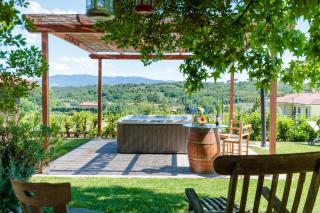 Villa Catia Farmhouse, Three Luxury Bedrooms, a Jacuzzi Pool and a Dream-Like Getaway Experience - Capannori - 6