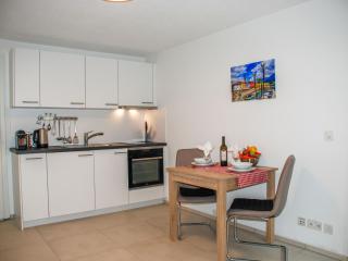 Apartment Appartamento 2- Giardino by Interhome - Muralto - 5