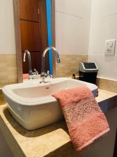 Apartamento Amplo e Confortável em Macaé - Macaé - 2