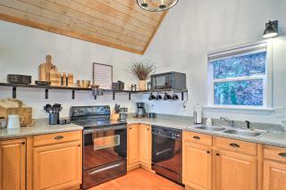 Idyllic Creekside Bryson City Gem with Hot Tub! - Bryson City - 1
