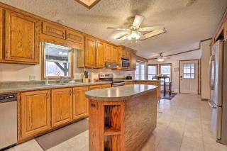 Family Apartment with Fireplace and Front Porch! - Lebanon - 8