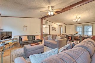 Family Apartment with Fireplace and Front Porch! - 5