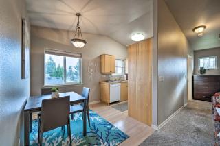 Apartment with Patio and Grill Access about half Mi to Bay! - Anacortes - 8