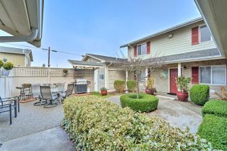Apartment with Gas Fireplace about half Mi to Beach! - Anacortes - 7