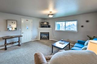 Apartment with Gas Fireplace about half Mi to Beach! - Anacortes - 6