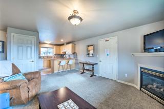 Apartment with Gas Fireplace about half Mi to Beach! - Anacortes - 5