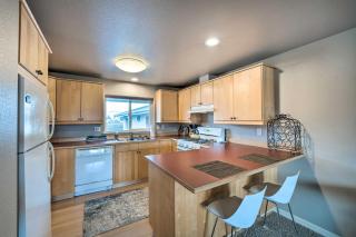 Apartment with Gas Fireplace about half Mi to Beach! - Anacortes - 3