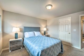 Apartment w/ Gas Fireplace ~ 1/2 Mi to Beach! - 1