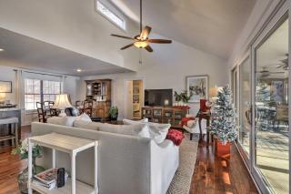 Pet-Friendly Lake Sinclair Home with Boat Dock! - 7