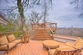 Wooded Retreat with Fire Pit, half Mi to Marina! - 8