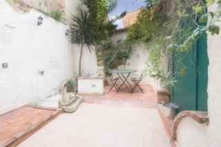 Right House - Small Garden in Old Town - Historical Castle District - Cagliari - 9