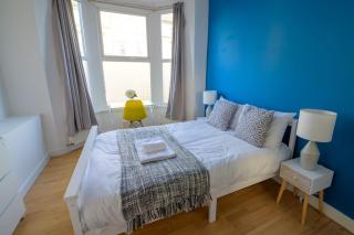 Spacious 5 Bed House, perfect for groups, great location - Liverpool - 0