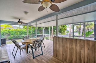 Beach Gear and 4 Mi to Naples Beach! Canalfont Home - 9