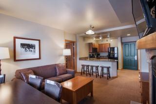 Ski-In Ski-Out Cozy 4th Floor Zephyr Mountain Lodge Condo Tucked Into The Woods condo - Winter Park - 6