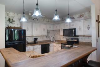 Top Floor Condo with Views of Ski Slopes and Gondola in Zephyr Mountain Lodge condo - 9