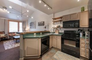 Lovely Mountain Adventure Zephyr Mountain Lodge Condo with Ski Storage condo - 9