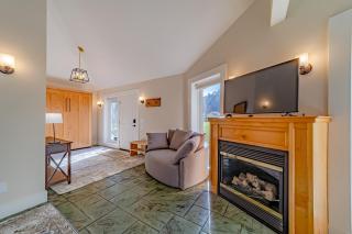 The Pool House - Ferndale - 9