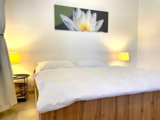 Booklovers apartment close to center - Bratislava - 0